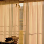 西日が入る部屋